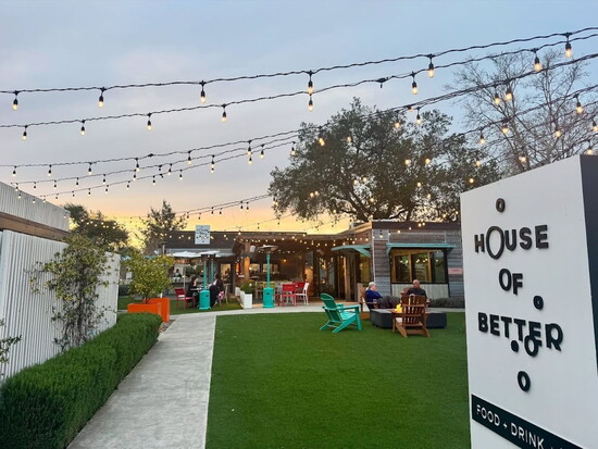 Dr Wilkinson's Backyard Resort - restaurant