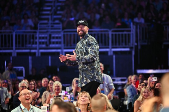 Travis Kelce keeps his eye on the ball. Photo by: Stephen Lovekin
