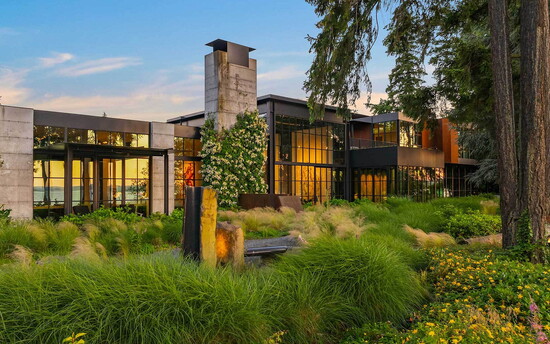 Photo by Tim Van Asselt