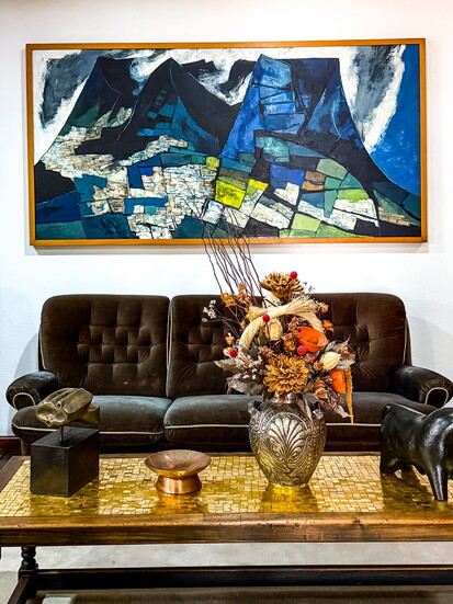 The artist, Guayasamín's lounge. 
