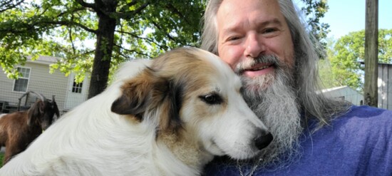 Dan and Leia share a quiet moment.