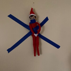 elf%20on%20a%20wall600%20resized-300?v=1