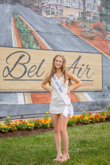 Evelyn Brush. Photo Credit: Kerry Paradis Photography