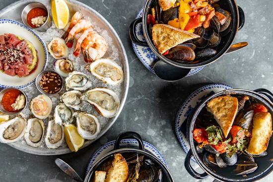 Raw Bar and Mussel Pots at The Sinclair