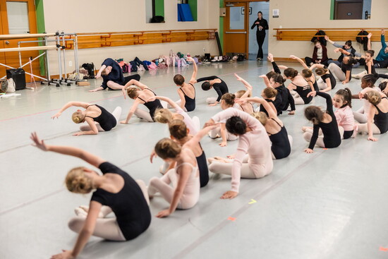 A practice session by memberes of Ballet Hartford
