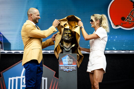 With wife Annie at his Pro Football Hall of Fame induction