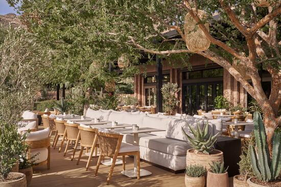 The Flying V's patio at Loews Ventana Canyon Resort, Photo: Loews Ventana Canyon Resort