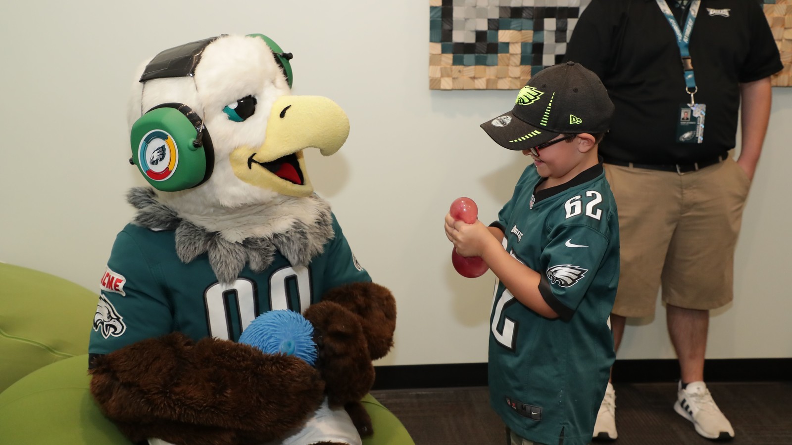 Philly Eagles mascot: Swoop  Philadelphia eagles fans, Philadelphia eagles,  Eagles team