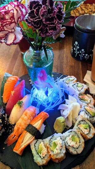 Wo Sushi Fusion – Artful sushi rolls and nigiri served with colorful presentation.