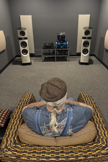A Spinoff of the Legendary Bose ad - Microwave Dave shot in the Stereo room at AVIQ - 2025