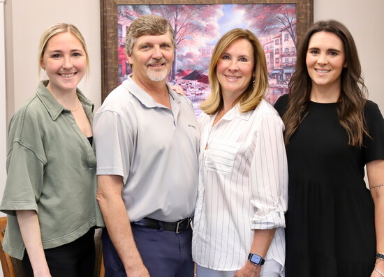 (L-R) Liza, Tracey Harbin, Bethany Harbin, Reagan