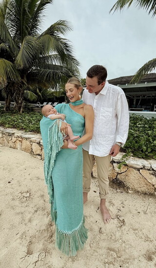Bahama blues in this look! I wore this dress on our first family vacation with Harlan, and it was perfect for the island. It could also be styled to be more dre