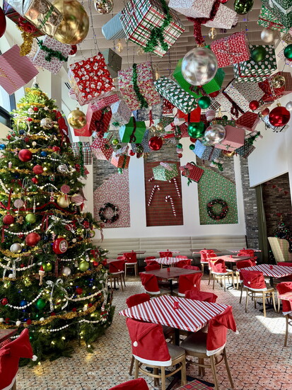 Wall to wall, ceiling to floor holiday wonder.