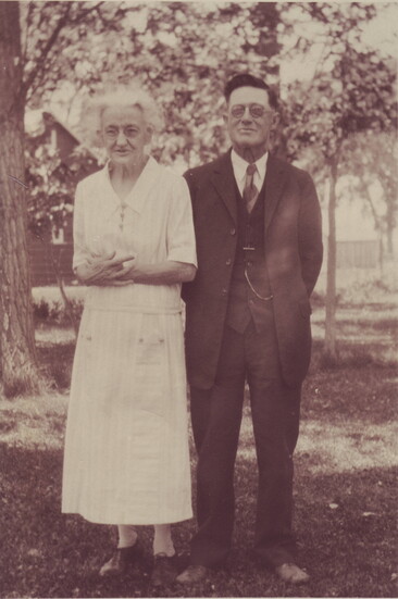 Photograph of Robert and Nancy Dickey on their farm (c. 1929).