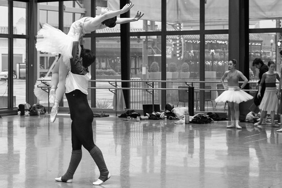 Ballet Memphis dancers in rehearsal