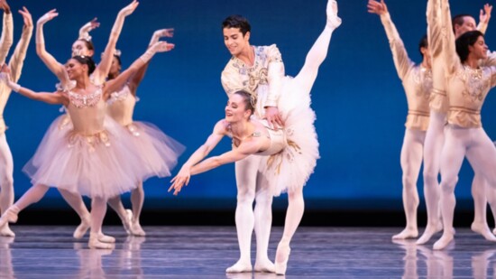 The beautiful Sugar Plum Fairy and her Cavalier, performed by Melissa Gelfi and Rafael Quenedit Castro from Cincinnati Ballet