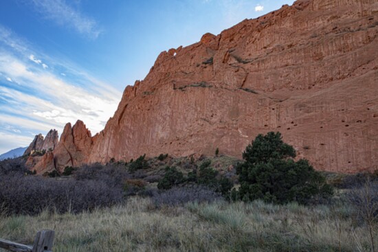 Rock formations beside the trail.