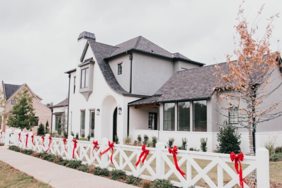 A home in Selah is tastefully decorated for the holiday season. (Dennise Toews)
