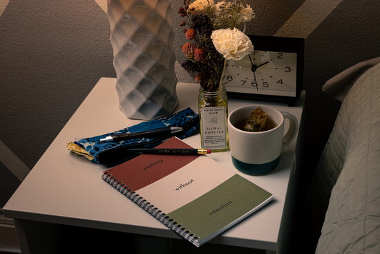 Wind down your evening and set your intentions for the next day with the Pen to Paper Journal Set.
