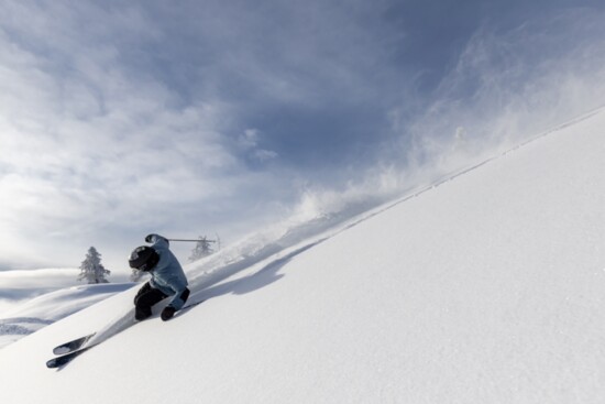 Carving turns on a sunny Bogus Basin morning