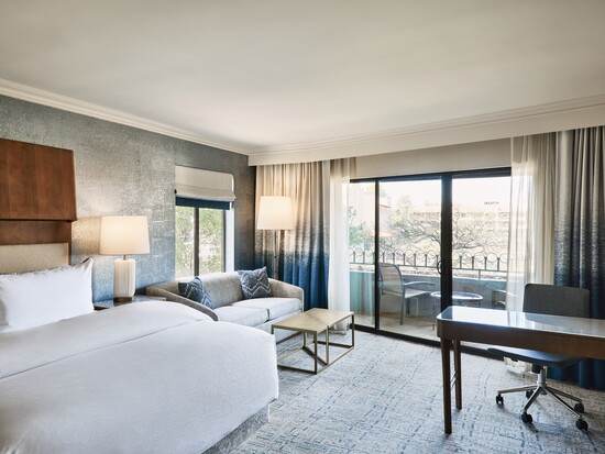 A king guestroom