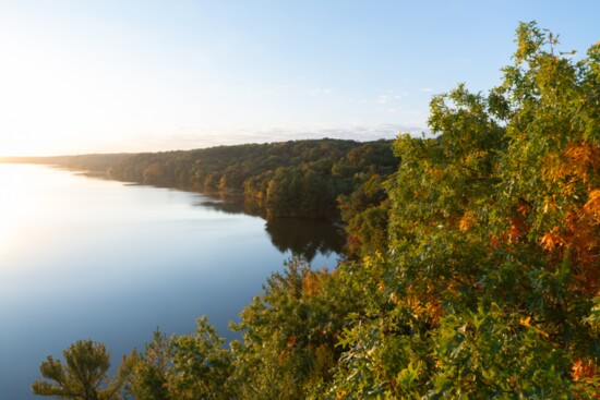 Sunrise on the Illinois River. Photo: EJ Rodriquez.