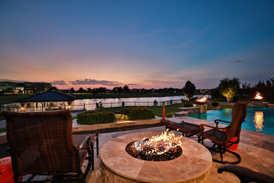  Fully equipped outdoor kitchen and serene lake views. It’s the ultimate setting for weekend barbecues or quiet weekday dinners.