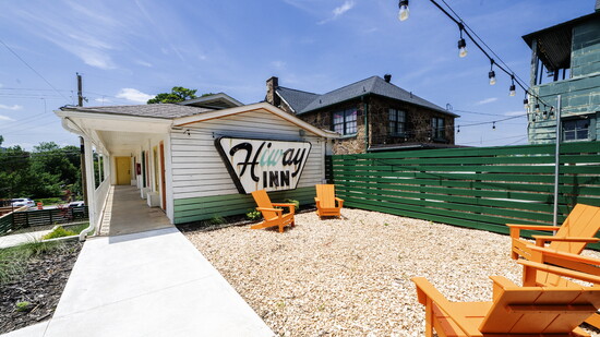 The Clementine on College