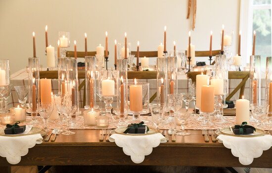 A winter rehearsal dinner in Abloom Farm’s Great Room showcases Gracious’ seasonal menu and tabletop design.