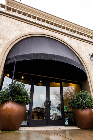 The outside of L'Experience Paris, Kirkland