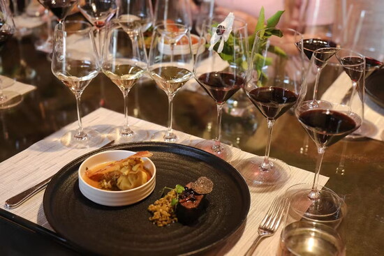 Wine pairing at Bricoleur Winery