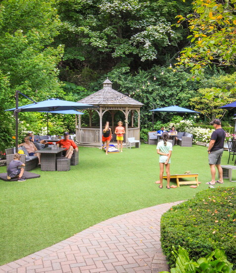 Grab lunch in the Ice House BBQ garden, paying homage to Mackinac Island’s oldest ice house.