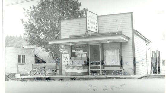 Wright’s Barber Shop, about 1940. (Burrows Collection 1996.11BHS.23)