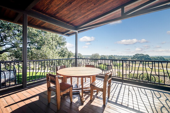 A thoughtfully curated outdoor setting shows how Seasons blends polished event design with the relaxed beauty of the Hill Country.