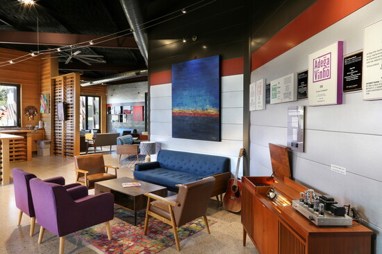 Tasting room at Adega Vinho, Stonewall