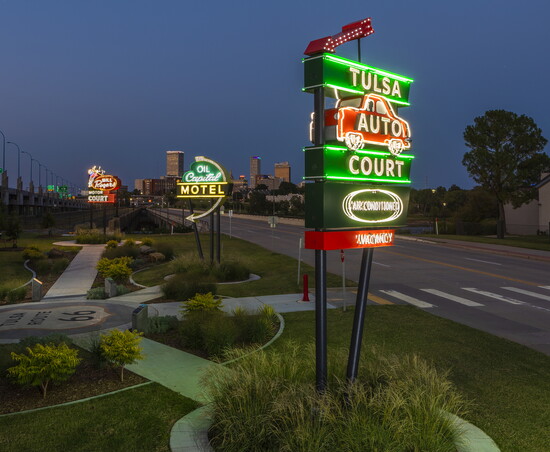 Avery Plaza Southwest neon motel signs (Photo courtesy Route 66 Alliance)