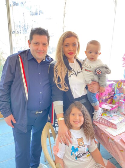 Angelo Mitsotakis, wife Rodi Tzani and family