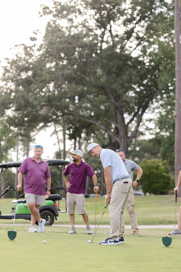 Bradley, Sam and Taylor (Braithwaite McMillian Grimes) watch Josh Raines (Raines Physical Therapy and Performance)