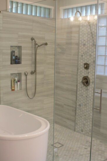 O'Connor bath with glass shower and large tub