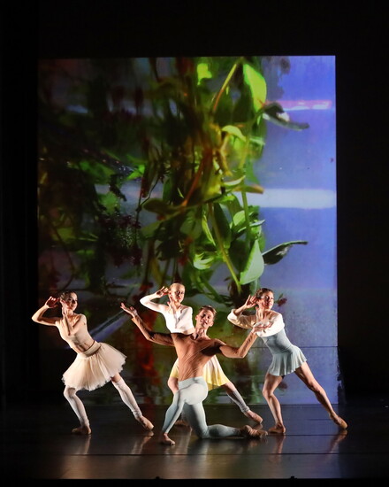 Daniel Pratt & The Sarasota Ballet in Jessica Lang's World Premier, “Shades of Spring” from Program One. (Photo by Frank Atura).