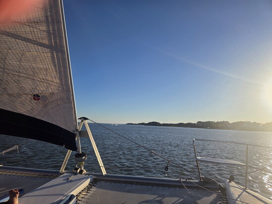 Sailing towards Assateague Island on the Alyosha. Photo Credit: Jennifer Waldera