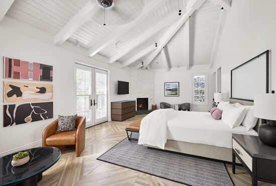 Premium suite bedroom