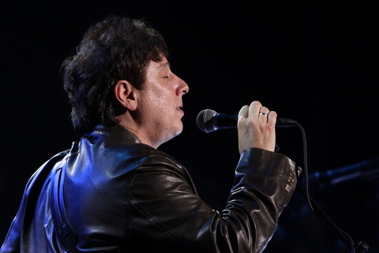 Bobby Bandiera belting one out