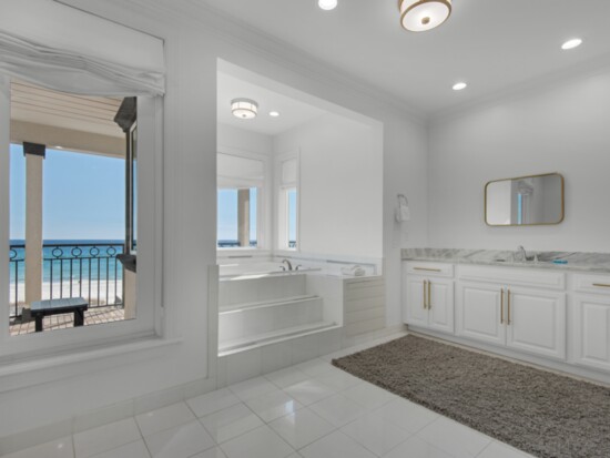 Best Bathroom: Jewel in the Sand