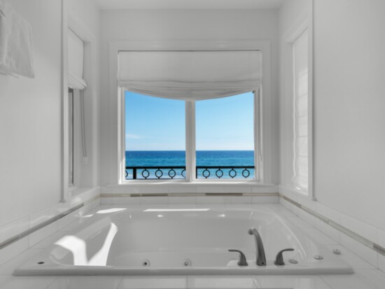 Best Bathroom: Jewel in the Sand