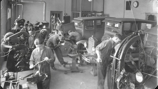View of a Mount Clemens High School auto mechanics class in September 1929.