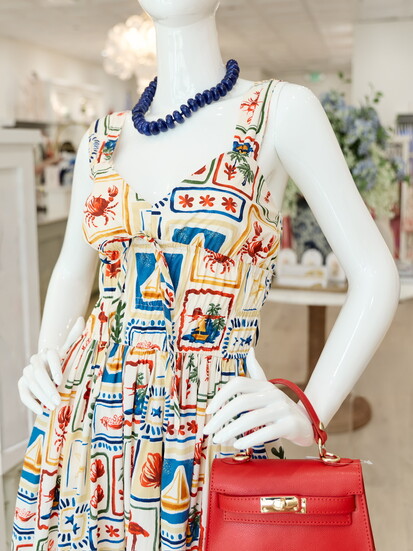 Monkee’s helps women build polished, colorful wardrobes—one beautiful dress at a time.