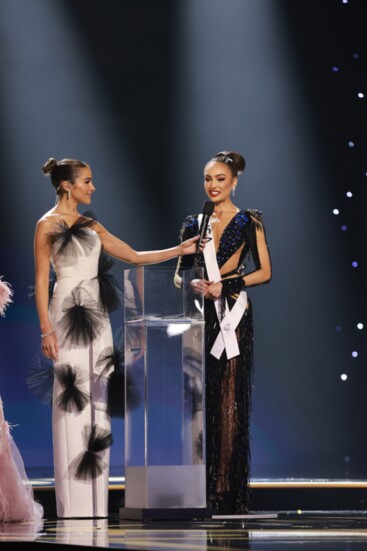 Olivia Culpo, host of Miss Universe and R'Bonney during the interview portion of the competition. 