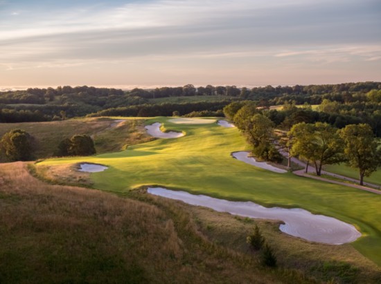 Ozarks National is a breathtaking, 18-hole championship course designed by architect duo Bill Coore and Ben Crenshaw.