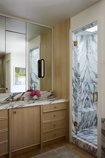 Mixed materials in the primary bathroom